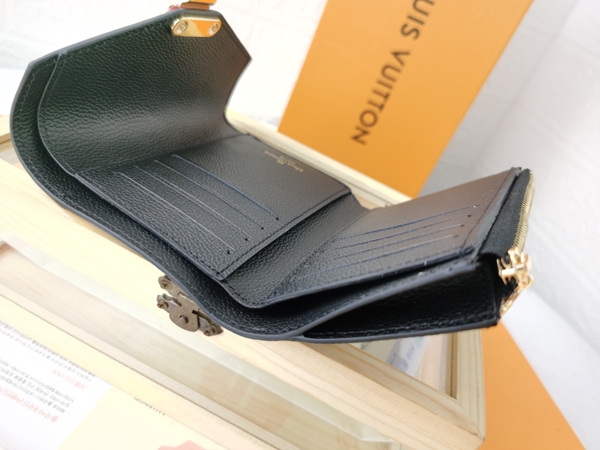 LVコピーウォレット角部分ディテール